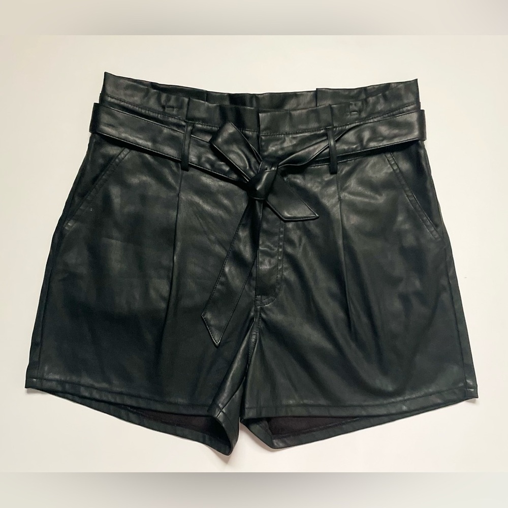 Sofía by Sofia Vergara Faux Fur Black Short Pants
